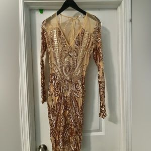 Fashion Nova Gold Sequin mini dress. Great part dress! Size L
